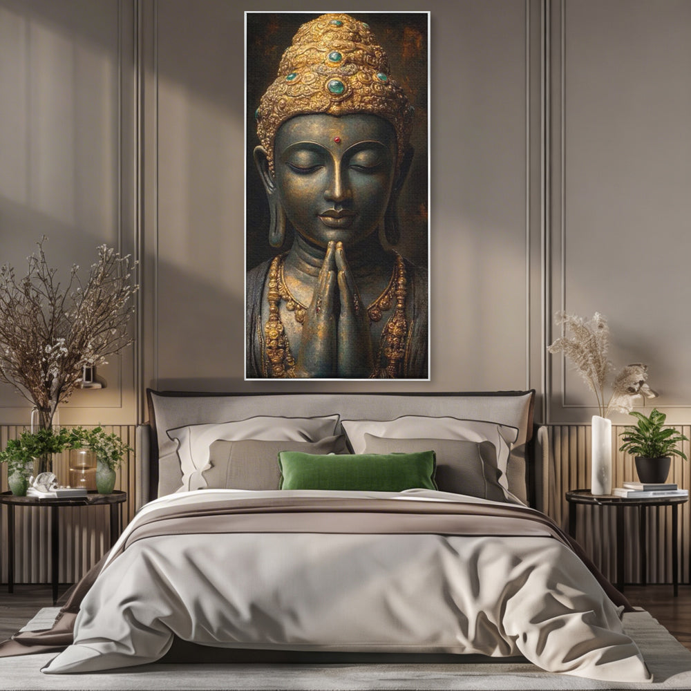 Tablou canvas cu tablou canvas cu buddha in rugaciune, in rama de aluminiu argintiu, pe perete intr-un dormitor